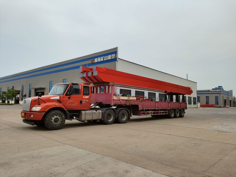 電動(dòng)葫蘆橋式起重機(jī) 3臺(tái) LH5t-17m 制作完成，發(fā)往河南漯河交付客戶使用。