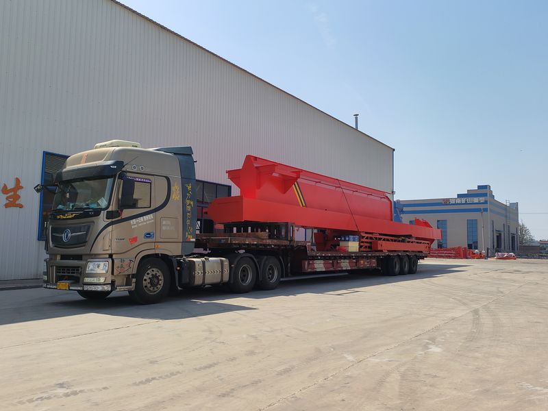 電動(dòng)葫蘆門式起重機(jī) MHxh16t—32m 制作完成，發(fā)往新疆交付客戶使用。